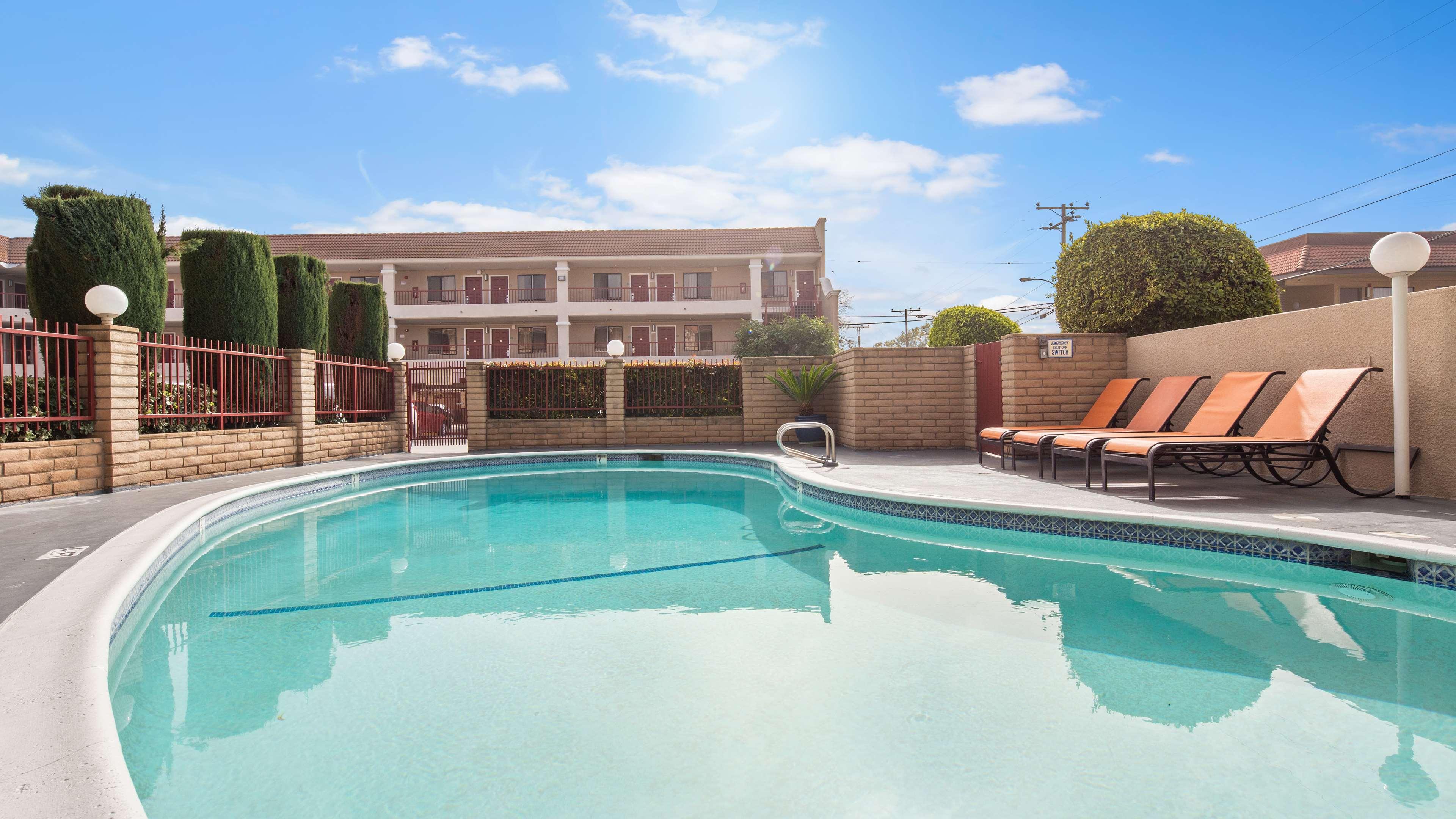 Hotel Western Royale & 3*