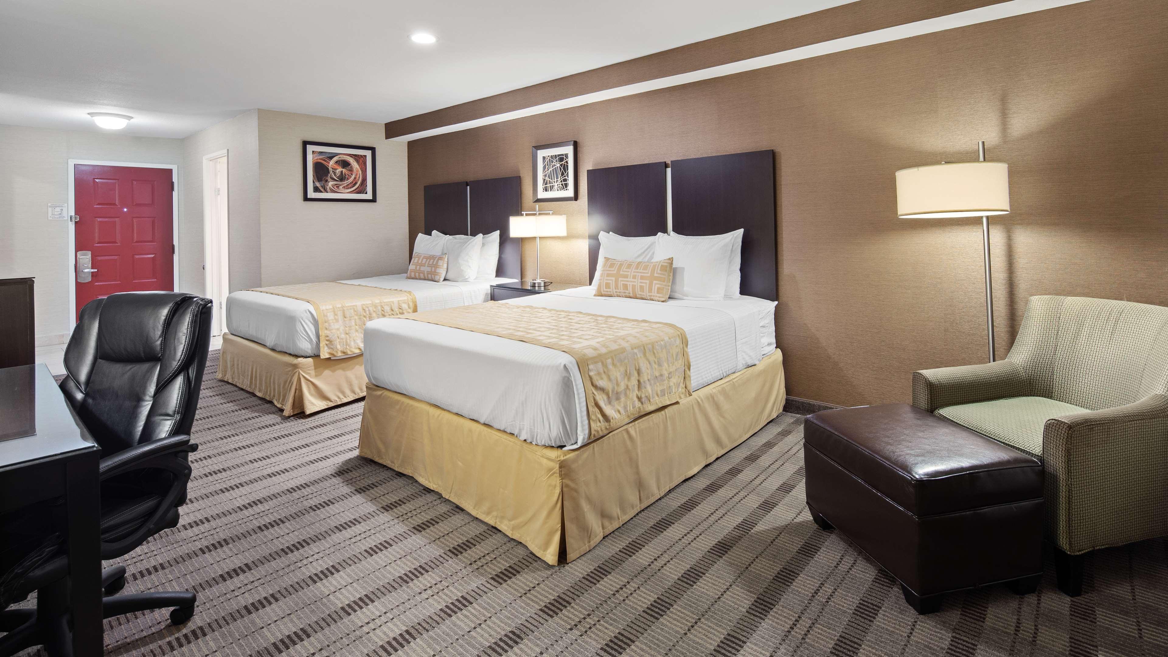 Western Royale & Hotel