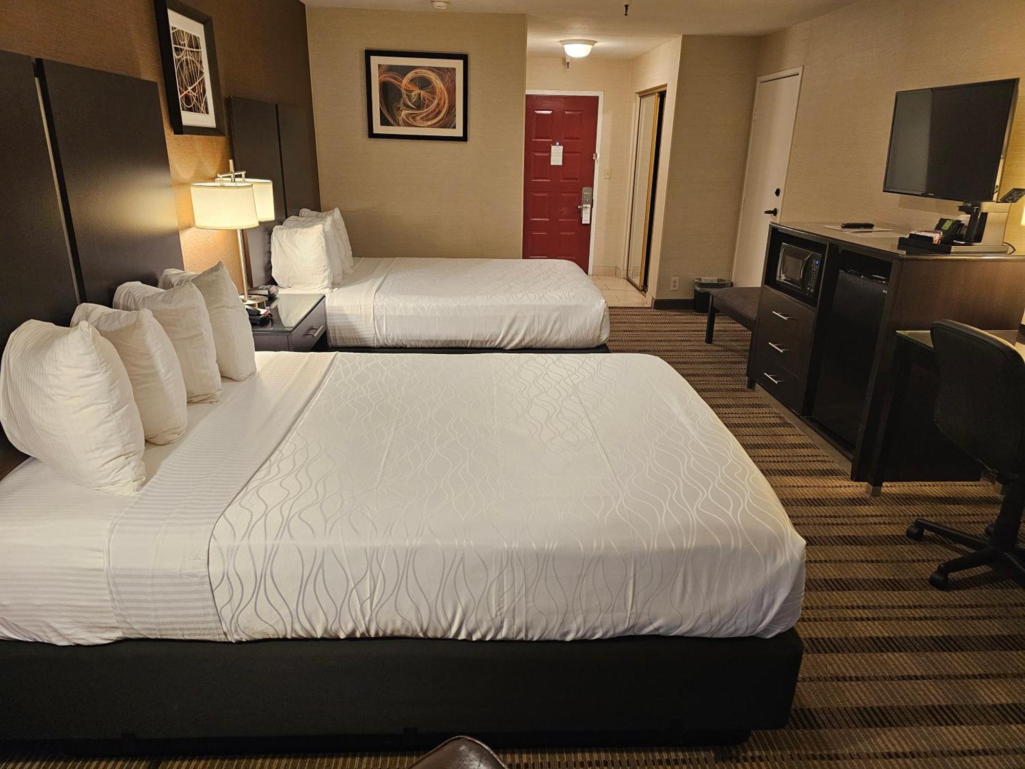 Western Royale & Hotel Pasadena