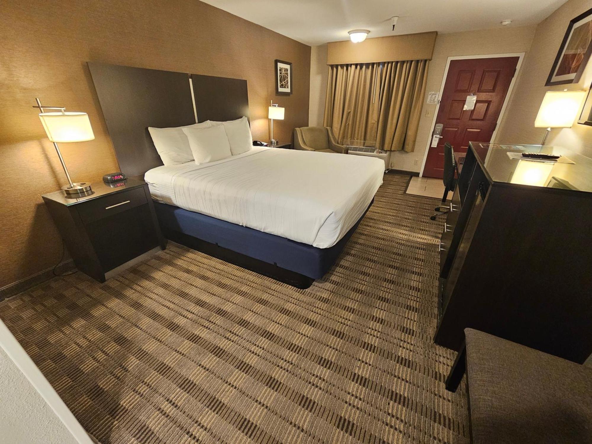 Hotel Western Royale & Pasadena
